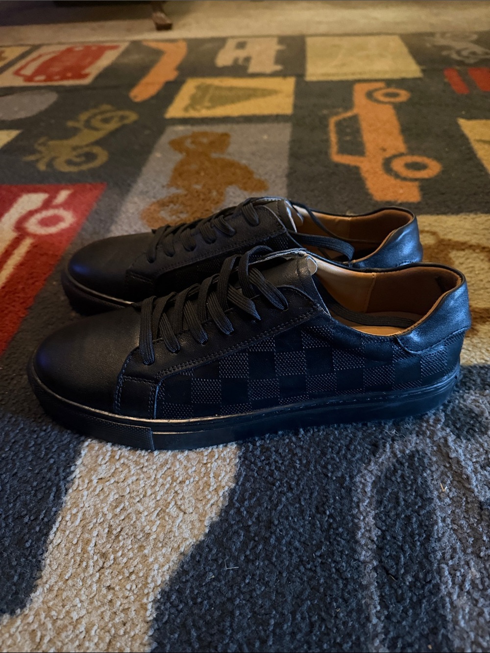 Men's Black Low-Top Leather Sneakers